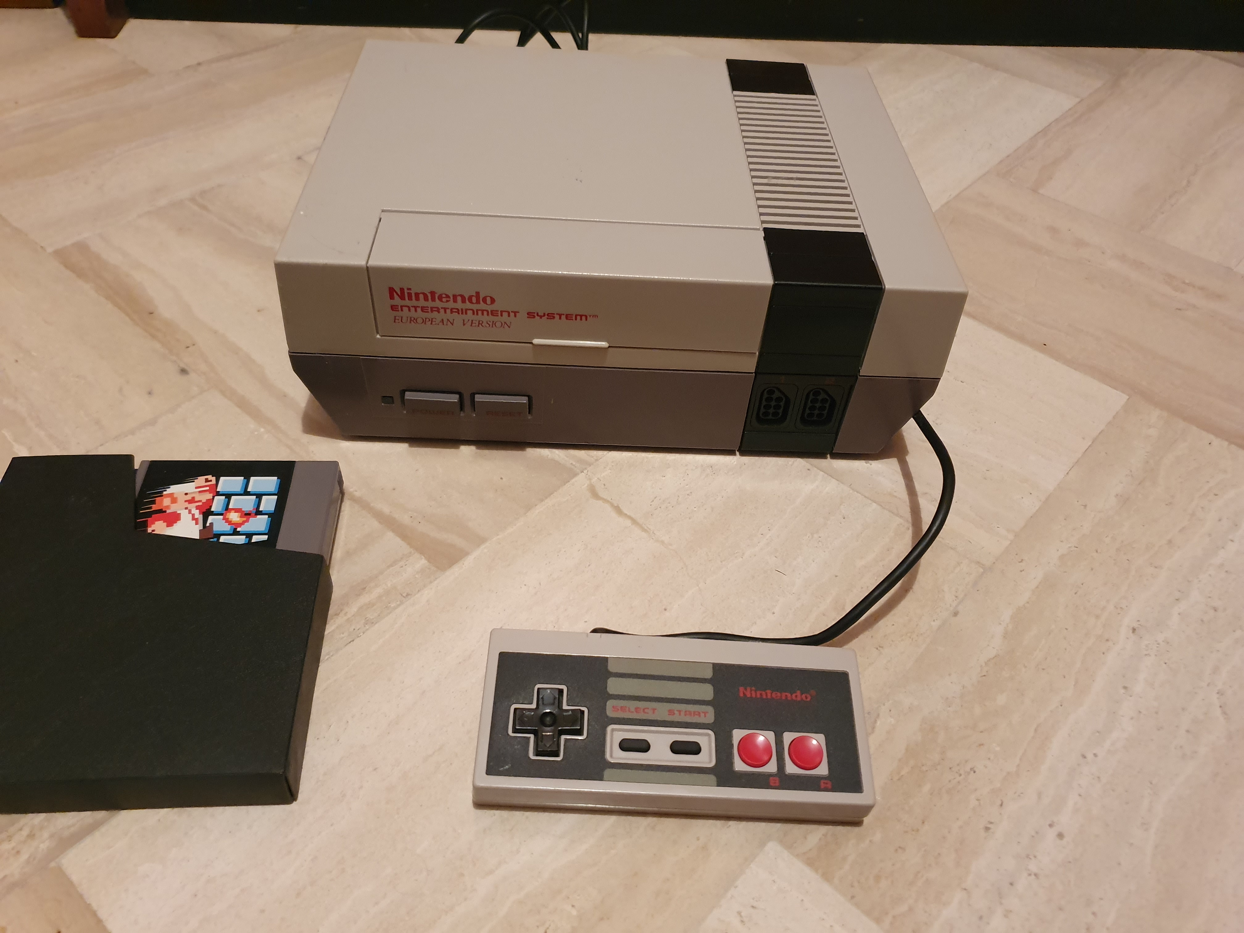 Nintendo - Nintendo Entertainment System (NES)